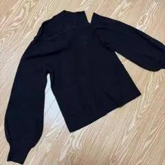 オフショルダー バルーン袖ニット 黒