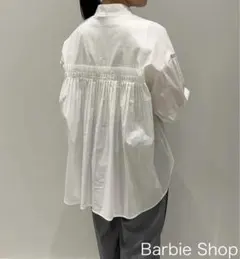 Lallia Mù ラリアムー バックプリーツ シャツ 白のサムネイル