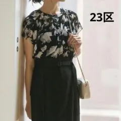 新品タグ付き 23区 Ratti コラージュプリント ギャザー ブラウス