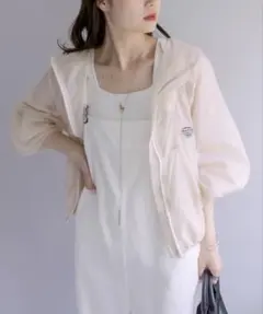 シースルーフードジャケット クリーム色