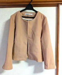 ノーカラージャケット ベージュ