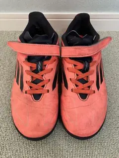 サッカートレーニングシューズ アディダス