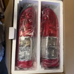 ハイエースチューブフルLEDテールランプ 本体 RTT-33 - メルカリ