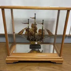伝統工芸品】べっ甲 帆船 オランダ船 置物 ガラスケース 金糸飾り付き