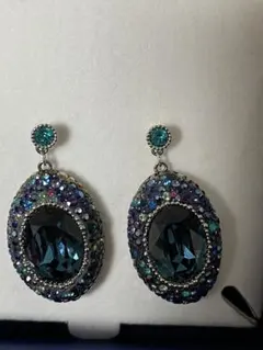 最終直下げ早い勝ちSWAROVSKI 青系オーバル型ピアス