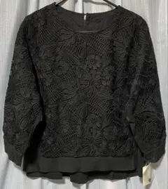 レディース 刺繍入り黒長袖トップスM〜L