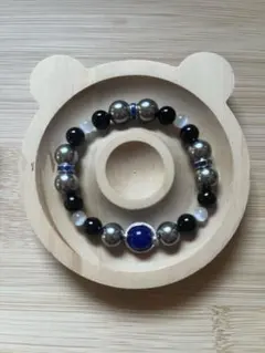 ハンドメイドブレスレット ブラック、メタリック、ブルー