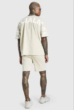 boohoo バックプリントTシャツ&ショートパンツ　　　上下セット
