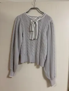 evelyn ケーブル編みリボンニット