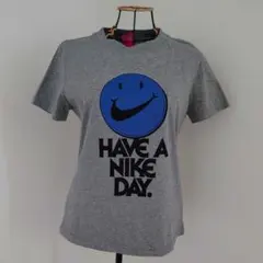 Nike Smiley Face Tシャツ Mサイズ グレー　ナイキ