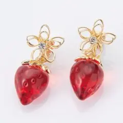 いちごモチーフ　イヤリング