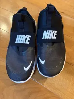 NIKE キッズ スニーカー ブラックのサムネイル