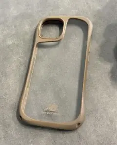 New Balance iPhone ケース ベージュ　iPhone15のサムネイル