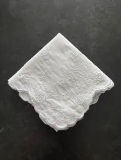 ブライダル　ホワイト　コットン刺繍ハンカチ