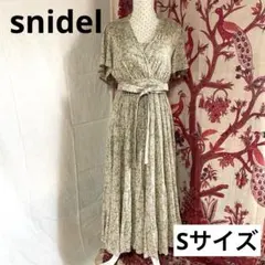オリーブグリーン花柄ワンピース snidel