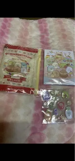 すみっこぐらしのシール、メモ帳、クリアケース