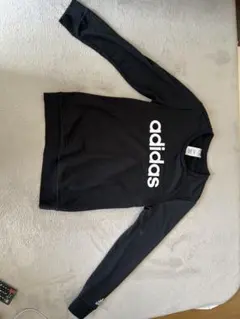 adidas 黒 スウェットトレーナー