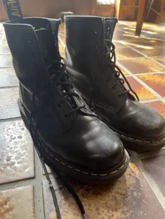 Dr. Martens 8ホール