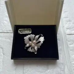 花形ブローチ パール付き