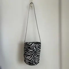 Item thumbnail for item 58d8a910-2e35-465e-8186-7325f1da3b58