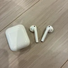Apple AirPods 第二世代　本体 充電ケース付きのサムネイル