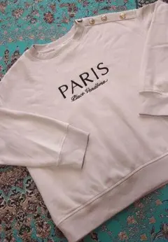 キレイめ　H&M　金ボタン付き　裏起毛トレーナー　PARIS刺繍 スウェット