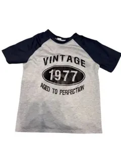 ビンテージと書かれたTシャツ