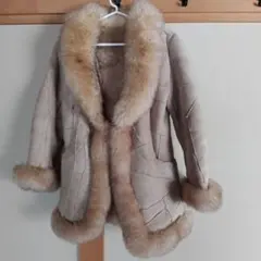 ベージュ 毛皮コートのサムネイル