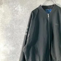 adidas　ブルゾン　長袖　ブラック　ジップアップ　ロゴ　スリーライン　肩落ち