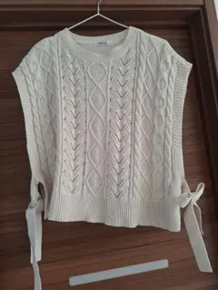 INGNI アイボリー ケーブルニットベスト