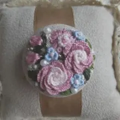 刺繍ブローチ ピンクローズ