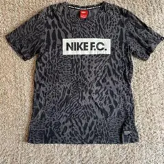 NIKE Tシャツ