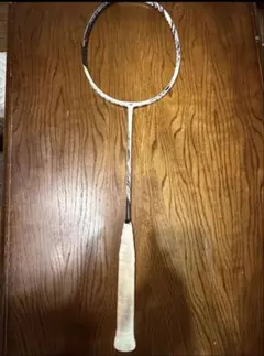 YONEX ASTROX 99プロ 4uG5ホワイト/ブラック/イエロー