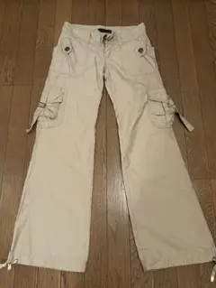 ベージュ カーゴパンツ サイドポケット付き
