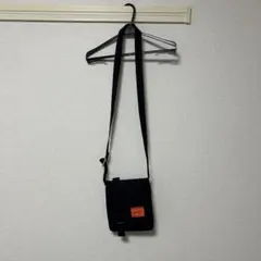 GUEES   ショルダーバッグ　ブラック　オレンジ　ストリート　男女兼用