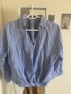 URBAN RESEARCH 青白ストライプ Vネックシャツ