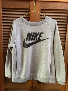NIKE ナイキ　レディース　スウェットトレーナー　ポケット付き