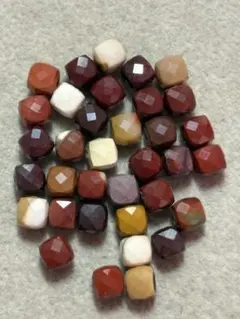 モッカイト(ムーアカイト) キューブ型　５×6ミリ　35玉