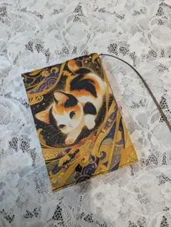 ハンドメイド　文庫本　ブックカバー　文庫本カバー　幻想的な和柄　猫