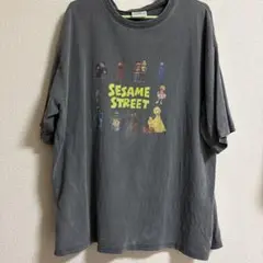 SESAME STREET グラフィックTシャツ チャコール