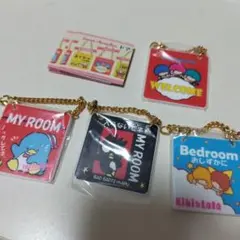 匿名配送　サンリオ　ドアプレート風チャーム　ガチャ