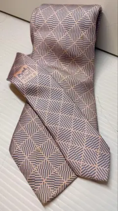 HERMES ネクタイ シルク100% 幾何学模様 ピンク系のサムネイル