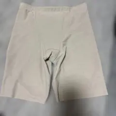 ユニクロ　ボディシェイパーＭサイズのサムネイル
