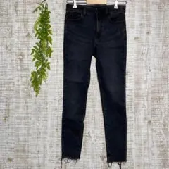 【ユニクロ】レディース　パンツ　ジーンズ　ジーパン　ストレッチ　黒　可愛い