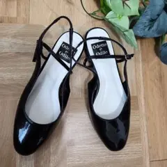 Odette e Odile ブラックフラットサンダル