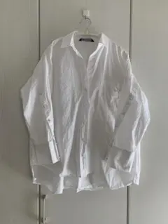 ザラ　パールボタンシャツ