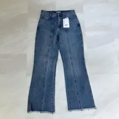 新品 classicalelf 最旬美脚デニム 裾フリンジセミフレアデニムパンツのサムネイル