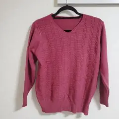 ケーブル編み Vネック ニットセーター