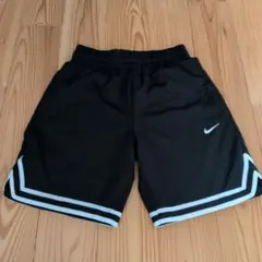 NIKE Dri-FIT バスケットボールショーツ ブラック M140〜150のサムネイル