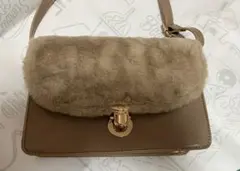 earth music&ecology ベージュ ファー付きショルダーバッグ